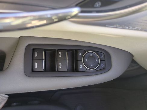 Used 2023 Cadillac XT6 Premium Luxury w/ Technology Package image 16