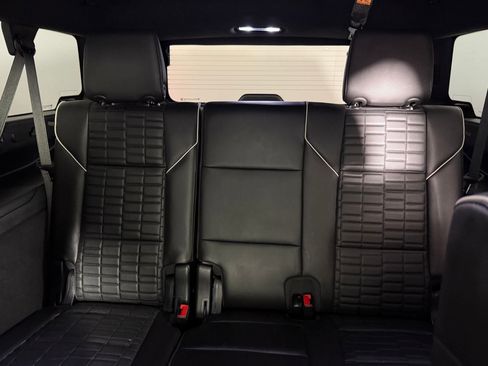 Used 2023 Cadillac Escalade ESV Premium Luxury Platinum w/ Heavy-Duty Trailer Package image 25