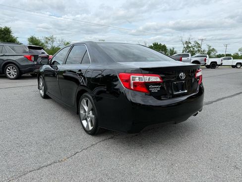 Used 2014 Toyota Camry SE FWD image 4