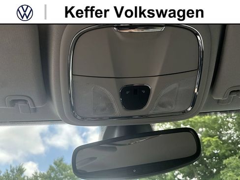 Used 2019 Jeep Cherokee Limited FWD image 25