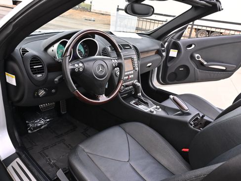 Used 2005 Mercedes-Benz SLK 350 image 18