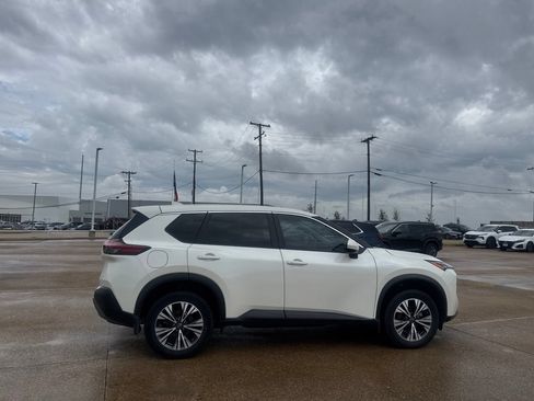 Used 2023 Nissan Rogue SV FWD image 21