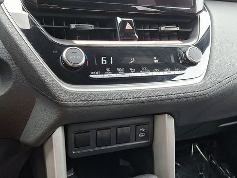 Used 2024 Toyota Corolla Cross AWD Hybrid image 15
