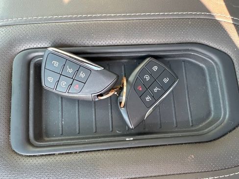 Used 2023 GMC Yukon XL SLT AWD/4WD image 54