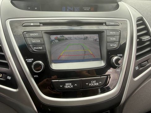 Used 2015 Hyundai Elantra SE w/ Option Group 02 FWD image 18