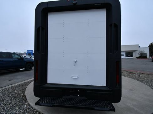 New 2025 Chevrolet Brightdrop 400 w/ Power Door Package image 12