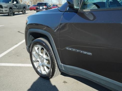 Used 2022 Jeep Compass Latitude image 35