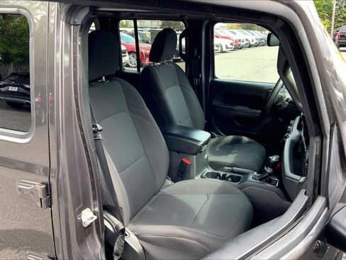 Used 2022 Jeep Wrangler Unlimited Sport AWD/4WD image 6