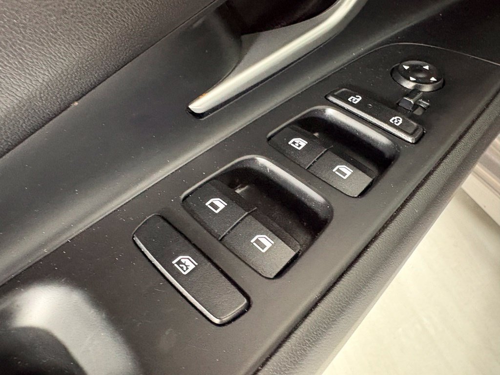 Used 2024 Hyundai Elantra SEL FWD image 21