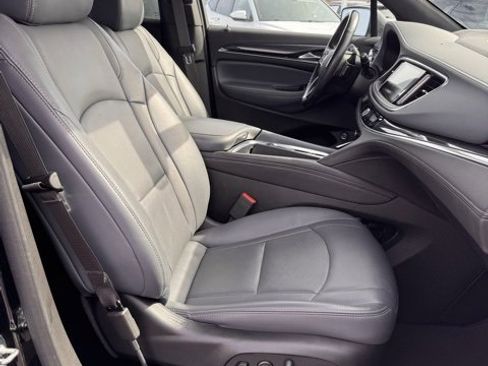 Used 2024 Buick Enclave Premium image 11