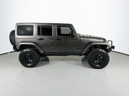 Used 2017 Jeep Wrangler Unlimited Rubicon w/ Connectivity Group AWD/4WD image 10