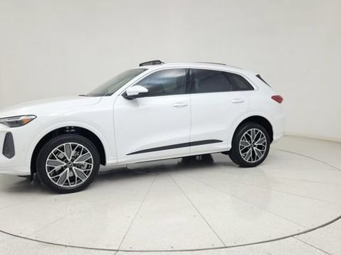Used 2025 Audi Q5 Premium Plus w/ Premium Plus AWD/4WD image 5