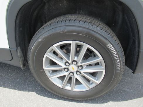 Certified 2023 Chevrolet Traverse LT FWD image 8