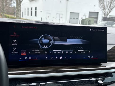 Certified 2024 BMW X7 xDrive40i w/ Executive Package image 36