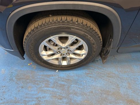 Used 2020 Chevrolet Traverse LT image 16