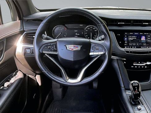 Used 2023 Cadillac XT6 Luxury FWD image 6