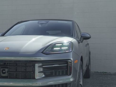 New 2026 Porsche Cayenne Coupe AWD/4WD image 11