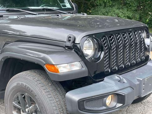 Used 2022 Jeep Gladiator Sport AWD/4WD image 10