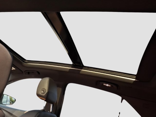 Used 2022 Chevrolet Equinox Premier FWD image 25