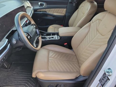 Used 2026 Kia Sorento SX Prestige w/ Olive Brown Leather Package AWD/4WD image 9