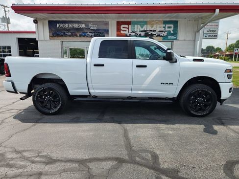 Used 2025 RAM 2500 Big Horn AWD/4WD image 2