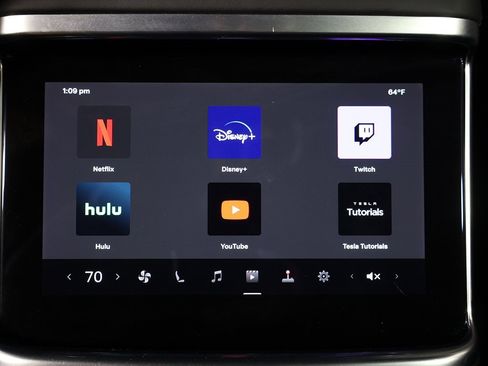 Used 2022 Tesla Model S image 45