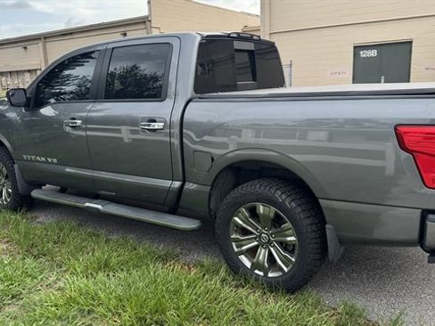 Used 2018 Nissan Titan SV w/ SV Convenience Package AWD/4WD image 3