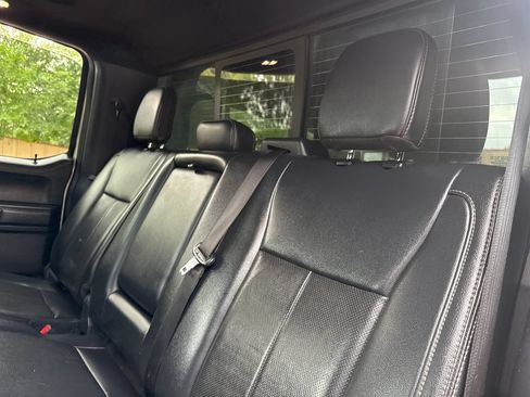 Used 2022 Ford F350 Lariat w/ Black Appearance Package AWD/4WD image 21