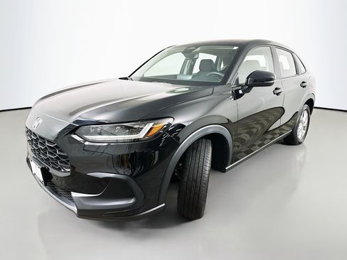 Used 2023 Honda HR-V LX image 3