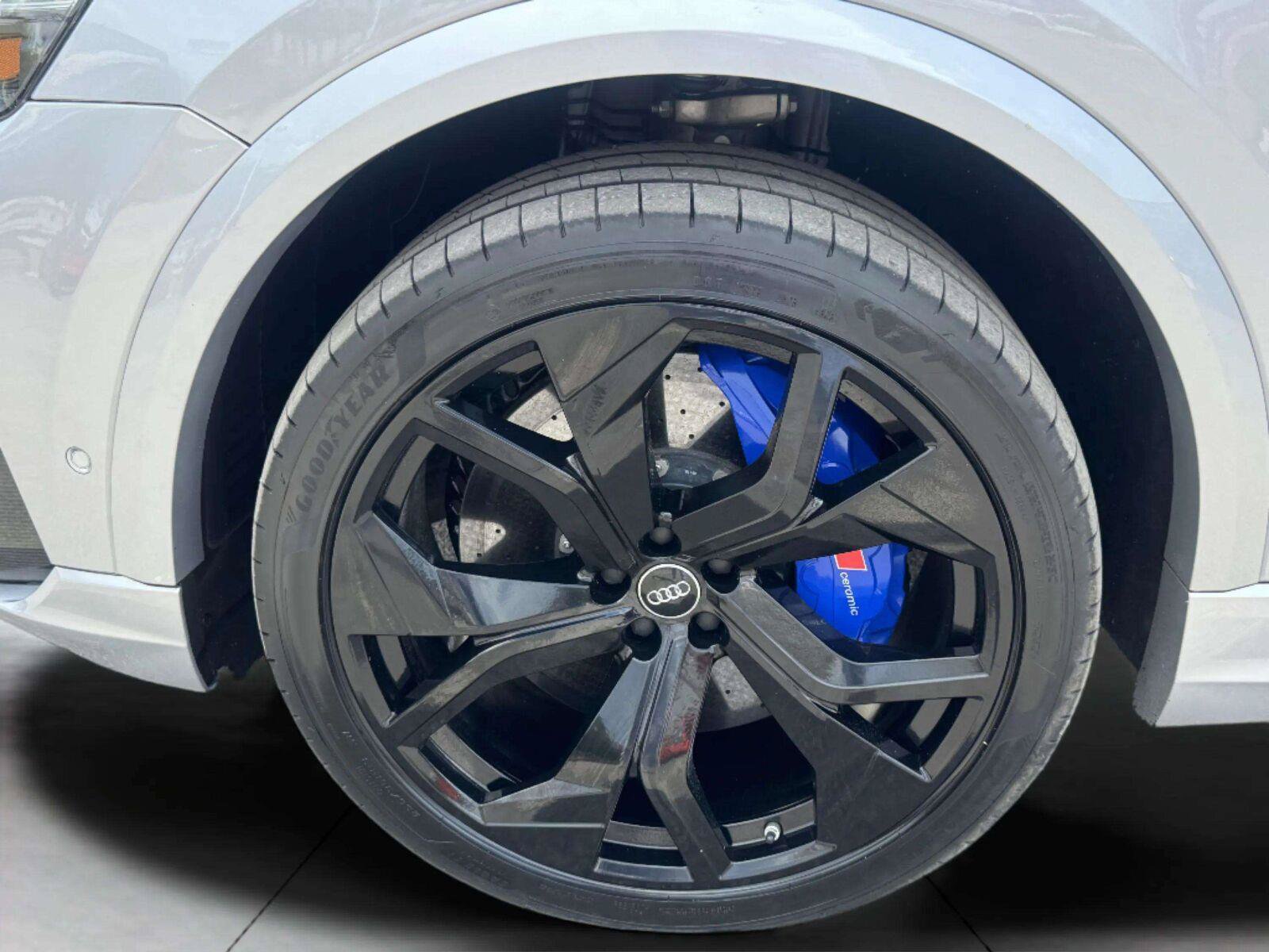 Used 2021 Audi RS Q8 w/ Carbon Optic Package AWD/4WD image 49