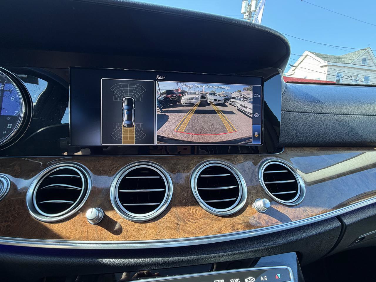Used 2017 Mercedes-Benz E 300 4MATIC w/ Premium 1 Package image 33