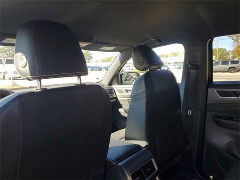 Certified 2024 Volkswagen Atlas Cross Sport SE w/ Black Wheel Package image 11