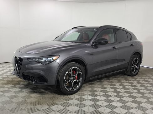 Used 2024 Alfa Romeo Stelvio Veloce AWD/4WD image 3