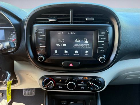 Used 2020 Kia Soul LX FWD image 16