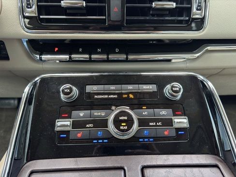 Used 2018 Lincoln Navigator L Reserve w/ Technology Package AWD/4WD image 34