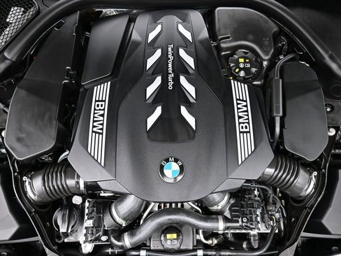 Used 2022 BMW 750i xDrive 750i xDrive w/ Executive Package image 28