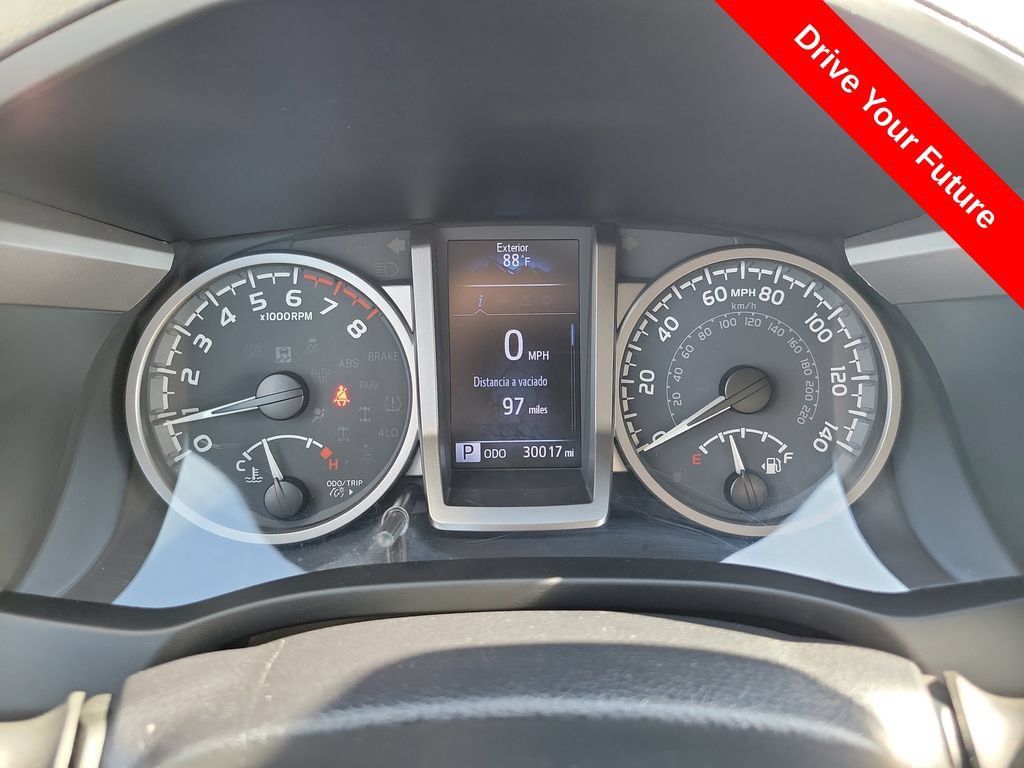 Used 2020 Toyota Tacoma SR5 RWD image 9