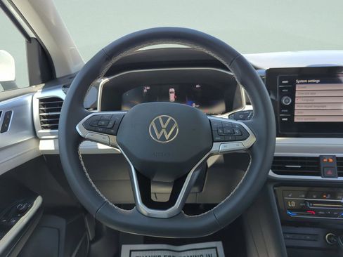 New 2026 Volkswagen Taos SE FWD image 21