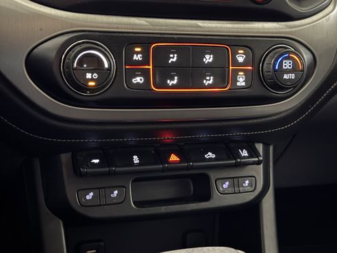 Used 2015 GMC Canyon SLT w/ Driver Alert Package image 10