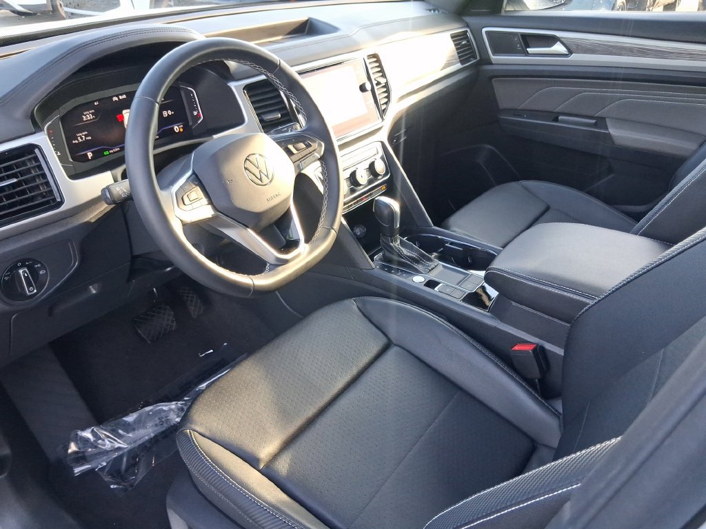 Used 2023 Volkswagen Atlas Cross Sport SE w/ Black Wheel Package FWD image 18