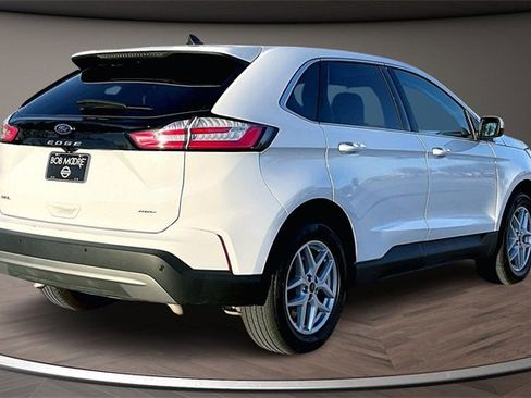 Used 2023 Ford Edge SEL image 2