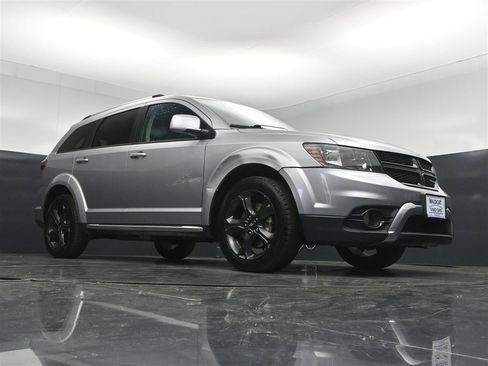 Used 2020 Dodge Journey Crossroad FWD image 30