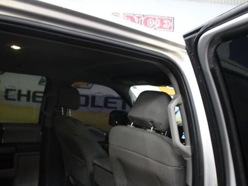 Used 2015 Ford F150 XLT AWD/4WD image 10
