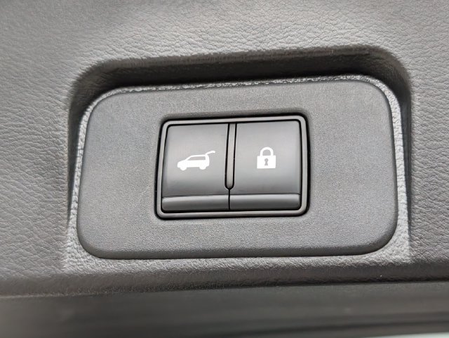 Used 2024 Nissan Rogue SV FWD image 14