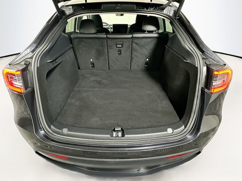 Used 2024 Tesla Model Y Long Range image 28