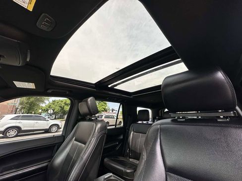 Used 2020 Ford Expedition XLT w/ Equipment Group 202A AWD/4WD image 13