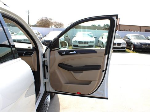 Used 2017 Mercedes-Benz GLS 450 4MATIC image 44