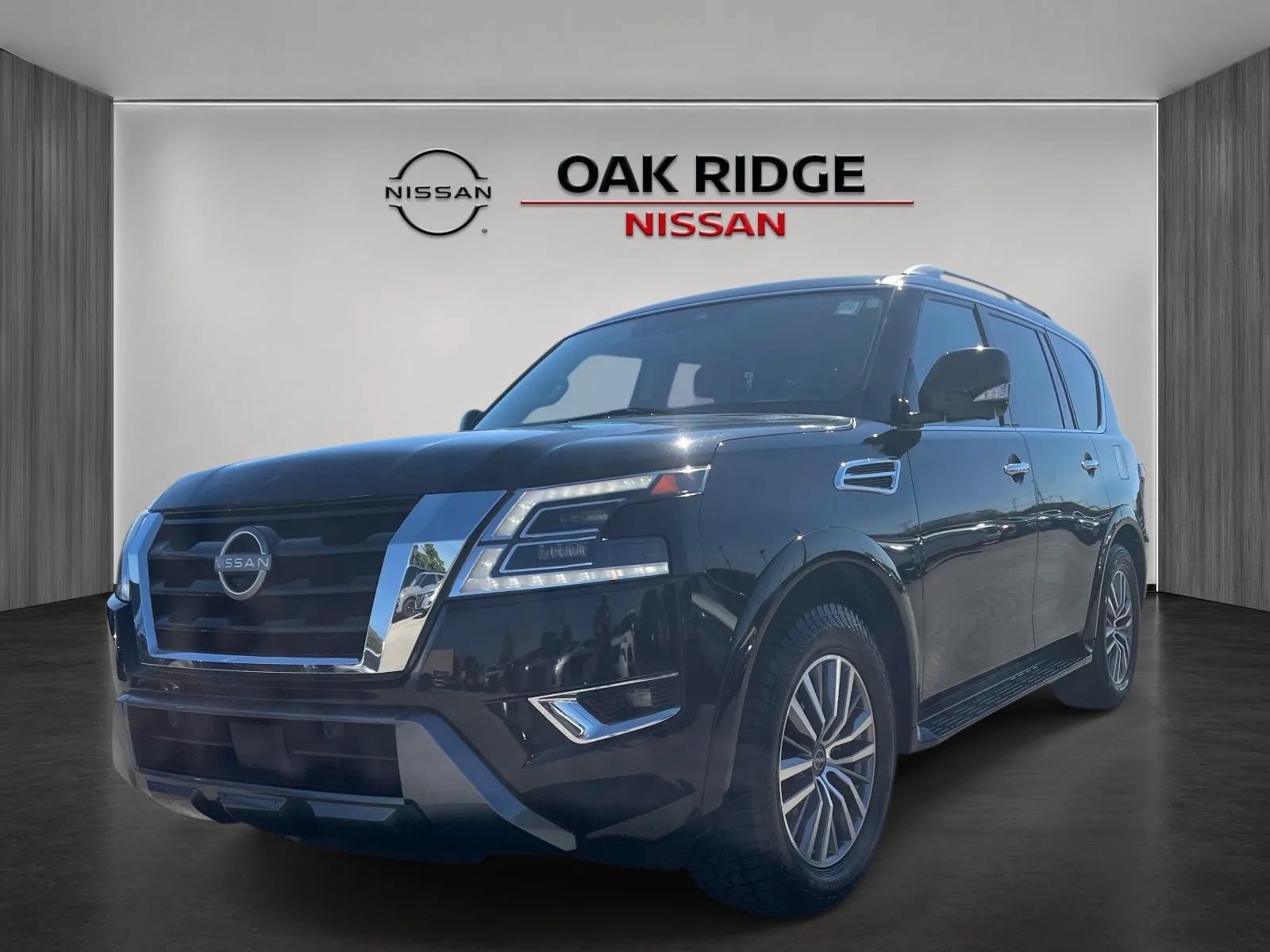 Used 2024 Nissan Armada SL w/ Captain's Chairs Package AWD/4WD image 7