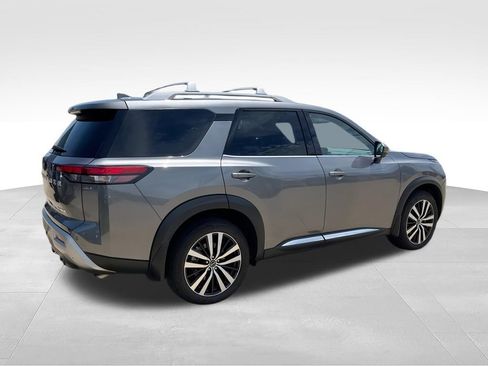 Used 2025 Nissan Pathfinder Platinum w/ Cargo Package FWD image 10
