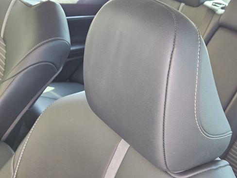 Used 2020 Toyota Camry SE w/ Convenience Package FWD image 13